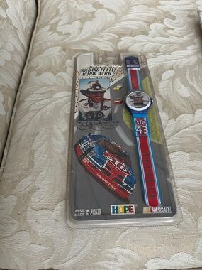 Richard Petty #43 STP Racing Action Watch - Blue & Red